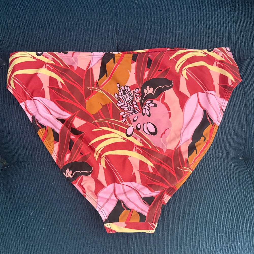 NWT VENUS Multicolor Flower Print Bikini Bottom, size 12 - Picture 2 of 3